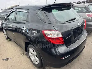 Toyota Matrix S Hatchback FWD (2.4L 4cyl 5A) 2013 Black
