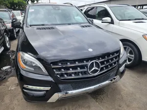 Mercedes-Benz M Class ML350 4MATIC 4dr SUV AWD (3.5L 6cyl 7A) 2014
