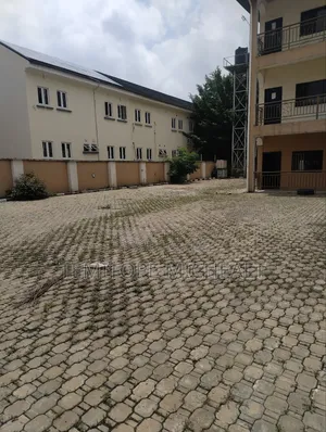 2bdrm Block of Flats in Utako District for sale