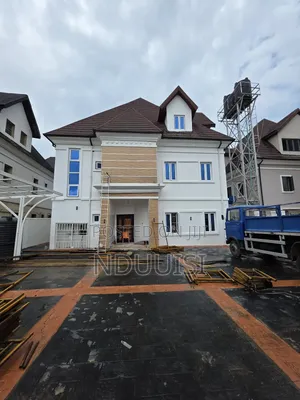 5bdrm Duplex in Idu for sale