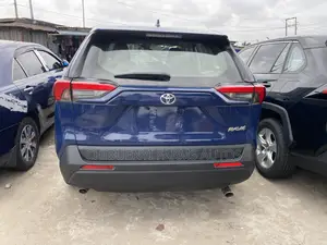 Toyota RAV4 XLE AWD 2020 Blue
