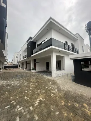 4bdrm Townhouse/Terrace in Ikota for sale