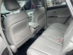 Toyota Venza V6 AWD 2012 Gray