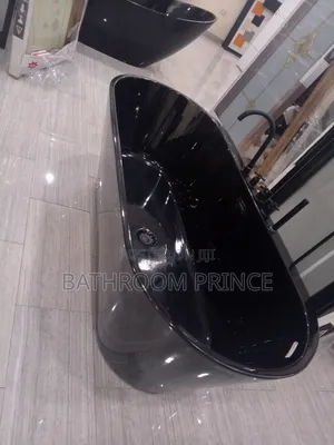 Black Acrylic Bathtub With Mixer Tap