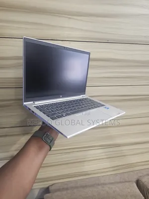Laptop HP EliteBook 830 G8 8GB Intel Core I5 SSD 256GB