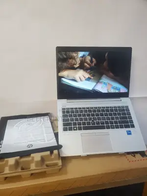 New Laptop HP EliteBook 8760W 8GB Intel Core i5 SSD 256GB