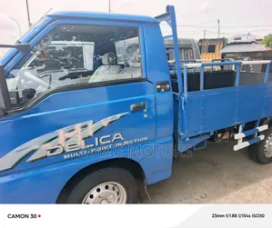 Mitsubishi Delica 2005 White