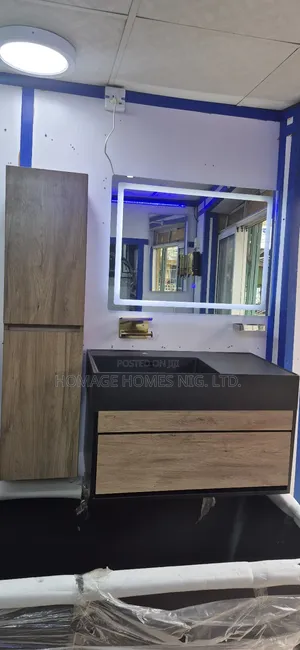 Suspended Cabinet Wit Mirror, Side Compartment Nd Basin