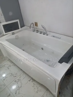 Single Jacuzzi With Smart Television