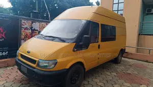 Ford Transit 2015 Yellow