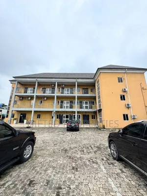 Office Space With Constant Power and Ample Parking Space