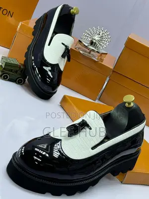 Two-Toned Flat Corporate Z Shoes