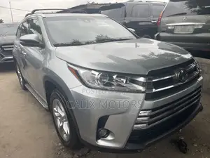 Toyota Highlander 2018 Silver