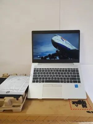 New Laptop HP EliteBook 735 8GB Intel Core i5 SSD 256GB