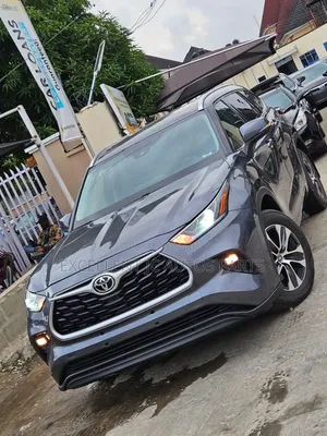 Toyota Highlander XLE 2021 Gray