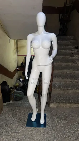 Glossy White Size 12 Female Mannequin