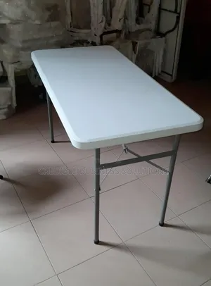 4ft Foldable Plastic Table (6 Seater)