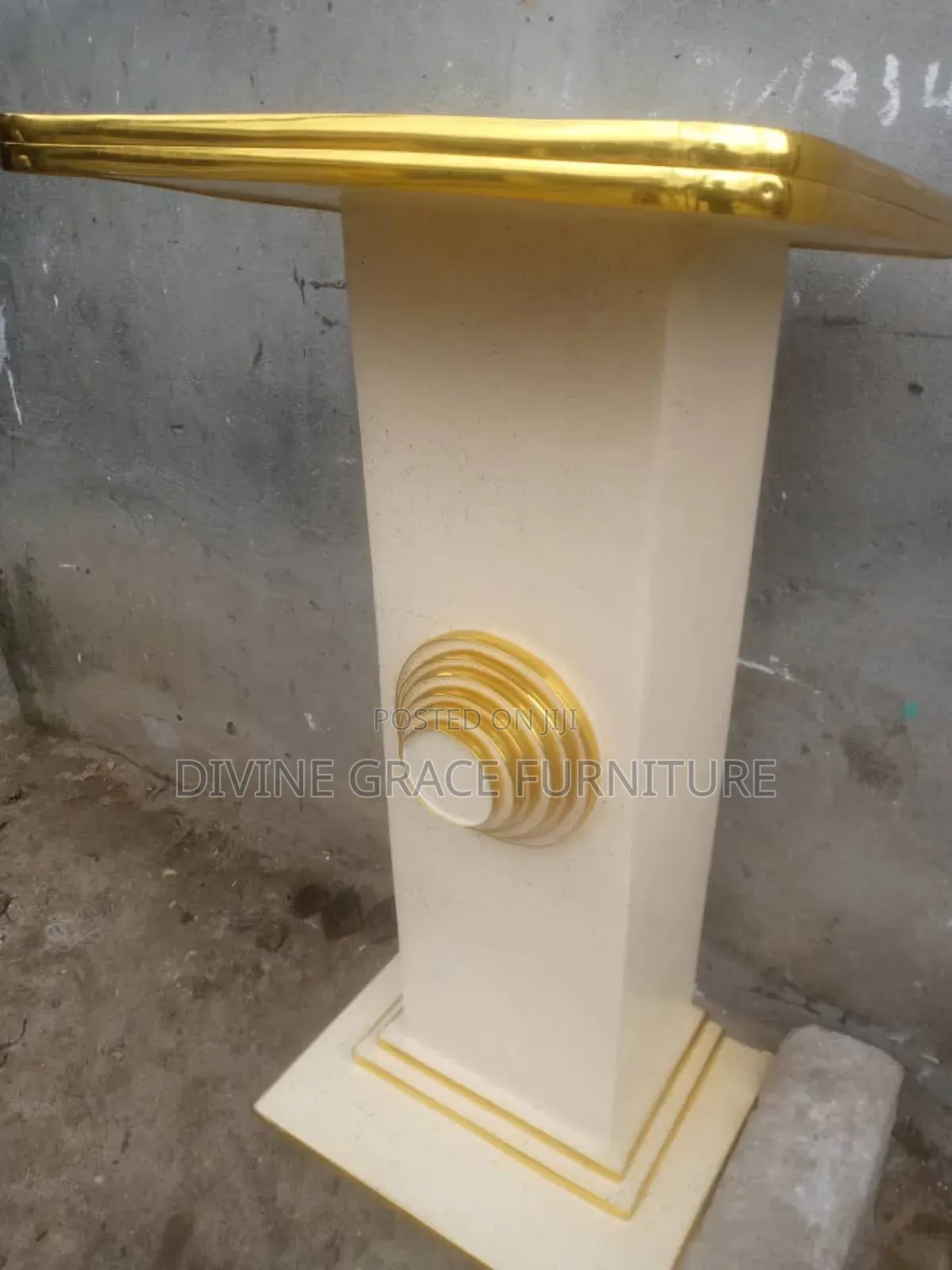 Single Pole Church Pulpit