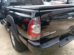 Toyota Tacoma 4dr Double Cab 2016 Black