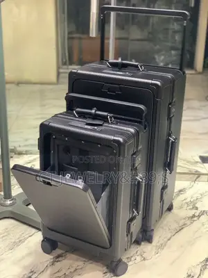 New Luxury Classic Luggage Set (Medium 24"/Small 20") Usb. C