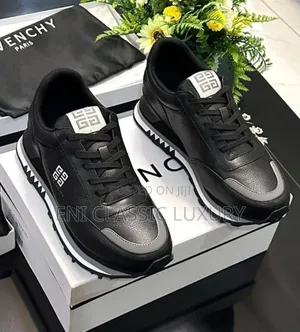 Pure Quality Luxury Men's Sneakers Givenchy Well Branded