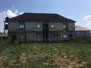 3bdrm Duplex in Ushafa for sale