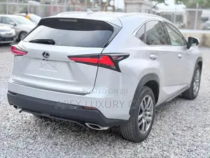 Lexus NX 2016 Silver