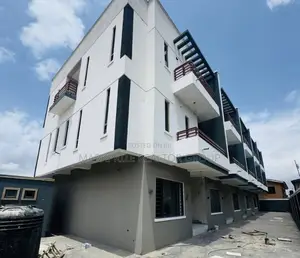 4bdrm Duplex in Magodo Olowora Lagos for sale