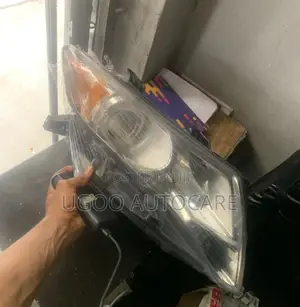 Toyota Venza 2010 Headlight Set