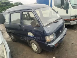 Bus 2000 Blue