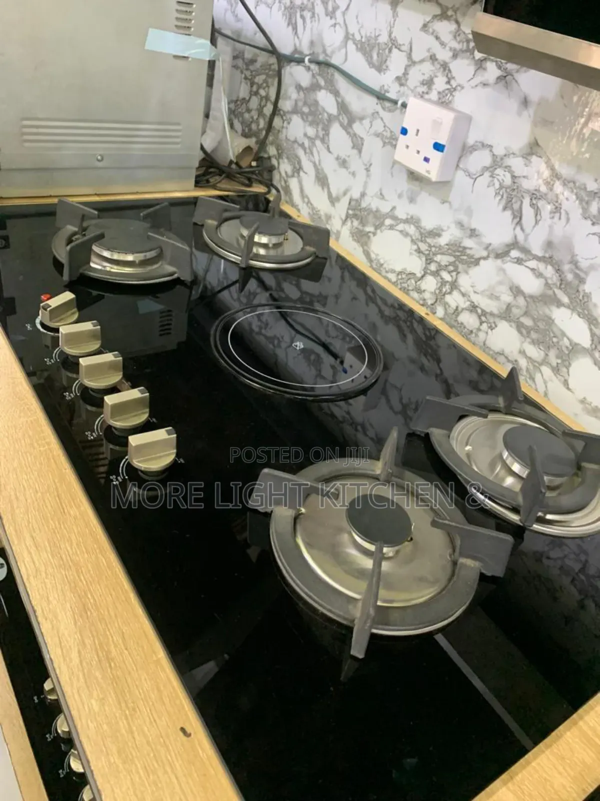 Executive Four Burner With Electric Burner