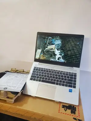 New Laptop HP EliteBook 745 G5 16GB Intel Core I5 SSD 256GB