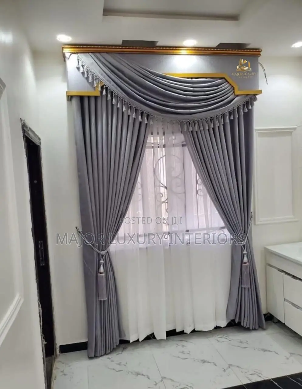 Quality Curtains With Antique Board Plain And Pattern