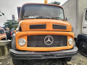 Mercedes Benz 911 Tipper