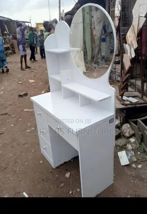 #663# Dressing/Vanity Table