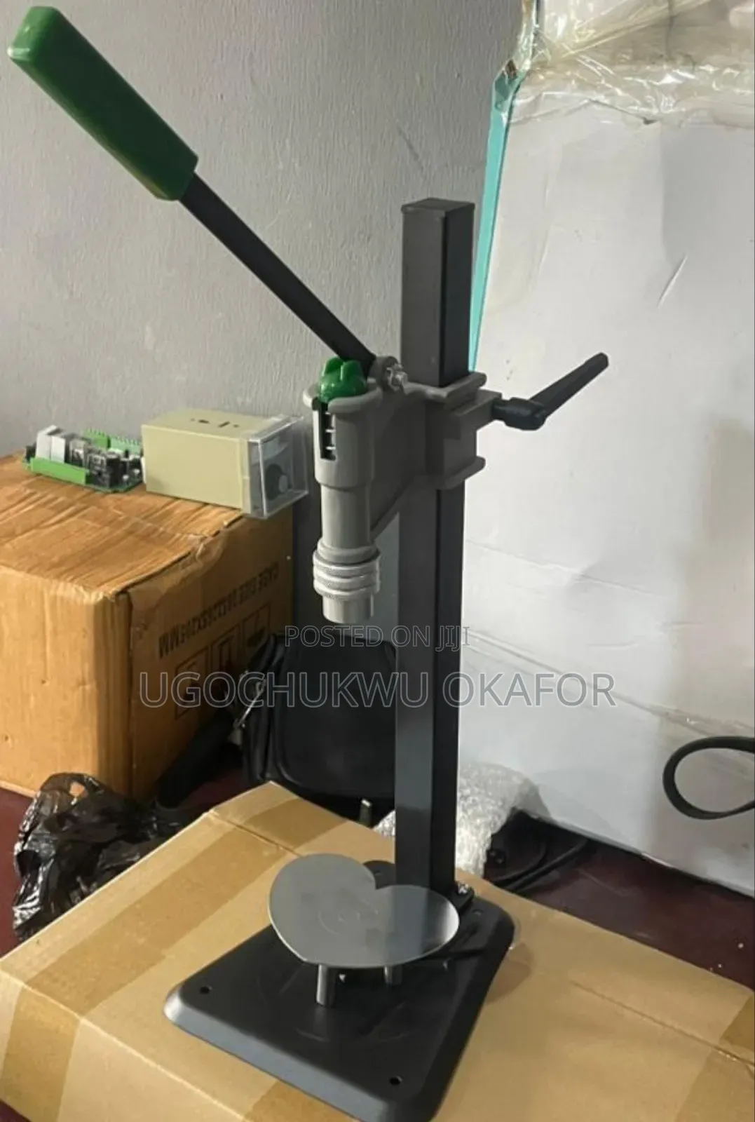 Perfume Capping Machine Perfume Capping Machine