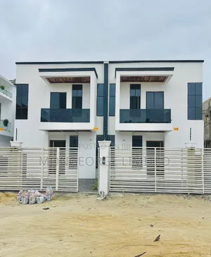 4bdrm Duplex in Chevron for sale