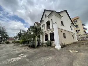 5bdrm Townhouse/Terrace in Utako for sale