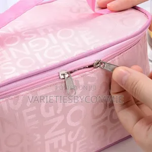 Portable Waterproof Makeup/Toiletry Storage Bag