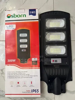 300 Watts All in One Solar Street Light for Communities.