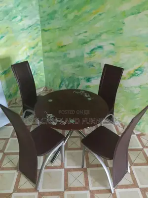 Round 4seaters Dining Set