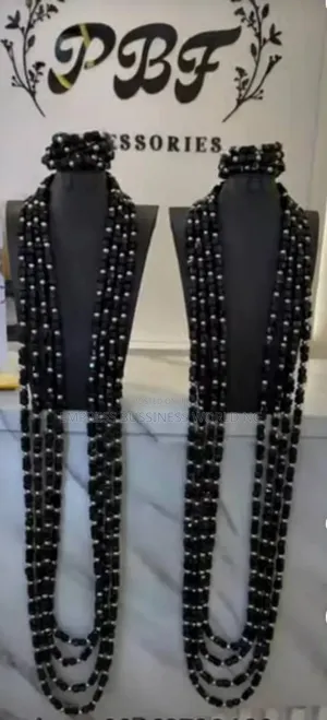 Men’S Fashion Neck and Hand Beads