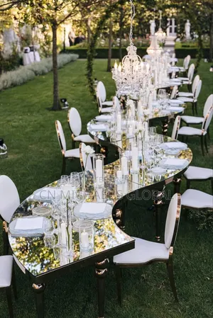 24 Seater Vip Luxury Table With Clear,Black And White Top