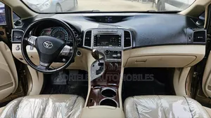 Toyota Venza V6 AWD 2010 Brown