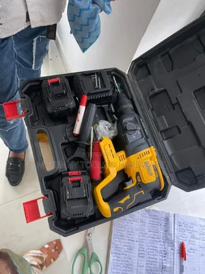 Dewalt Cordless Impact Drill Machine, Likely a Model Simila