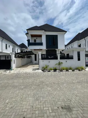 5bdrm Duplex in Chevron for sale