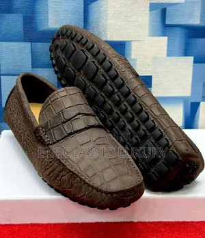 Classic Luxury Men's Loafers Shoes 💯 Leather Well Branded