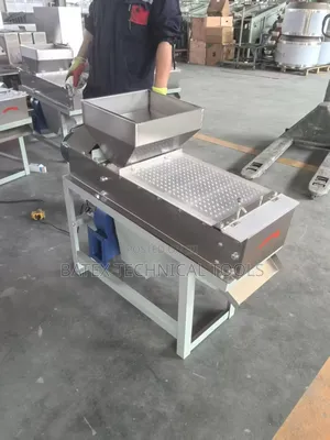 Groundnut Peeling Machine