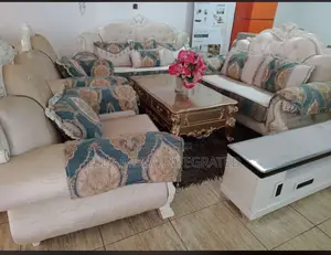 Royal Sofa Set Wit 7 Seater