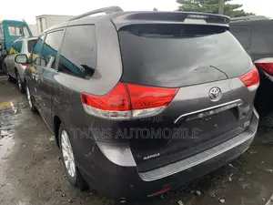 Toyota Sienna Limited 7 Passenger 2012 Gray